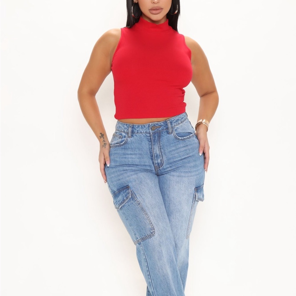 🔥 Fire red top - Picture 2 of 3